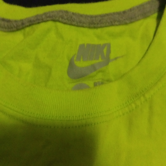Nike T shirt - Picture 2 of 2